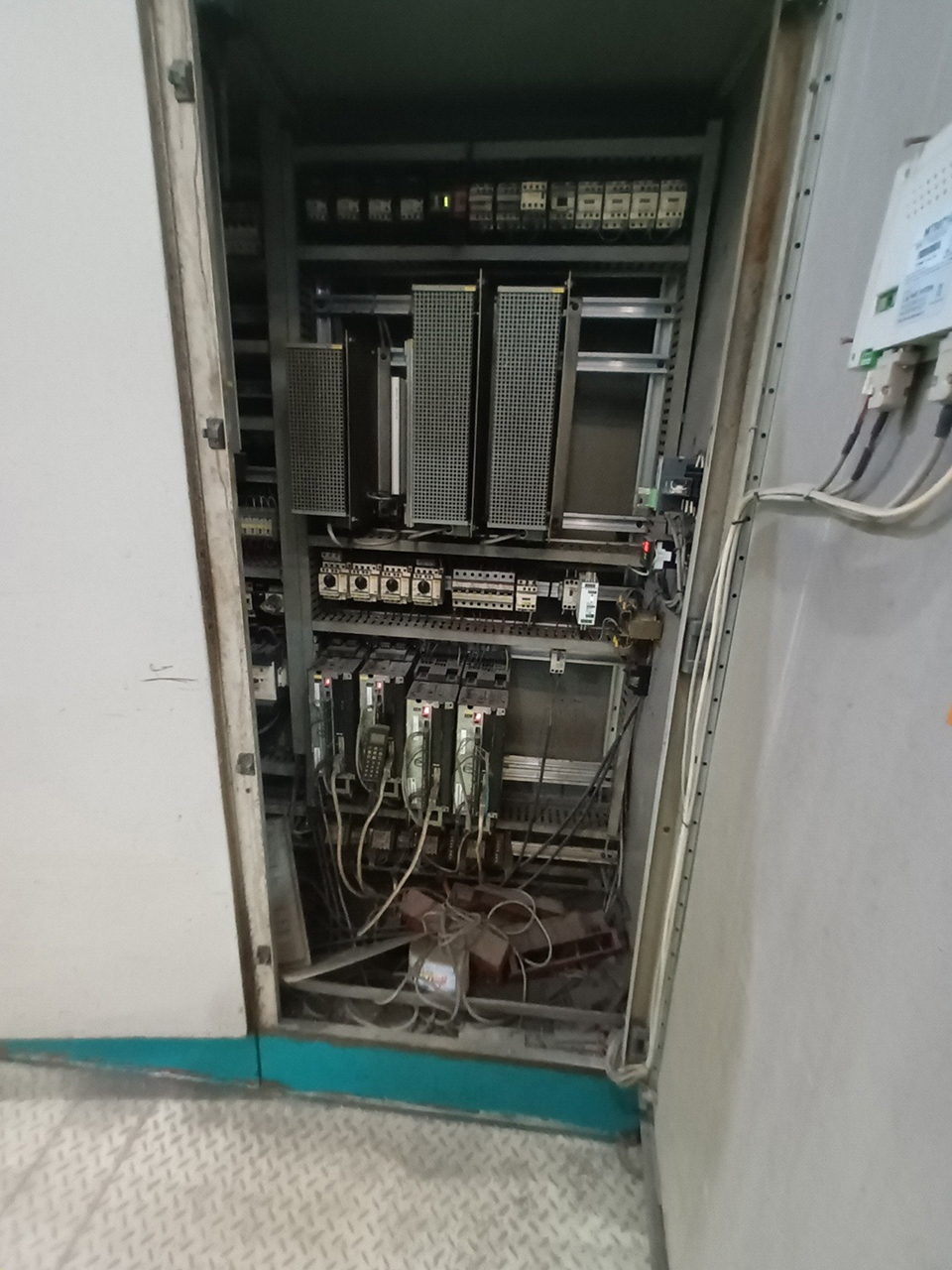 Bühler Evolution 140 D stroj na tlakové lití za studena KK1650, použitý Bühler Evolution 140 D stroj na tlakové lití za studena KK1650, použitý